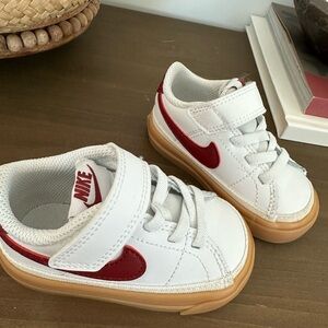 Nike Toddler White & Red Low-Top Sneaker with Gum Outsole